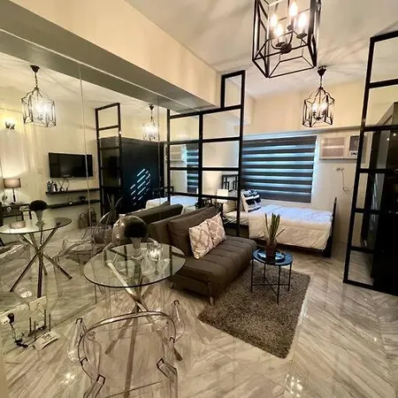 Luxury Style Living-Netflix Ready Apartment